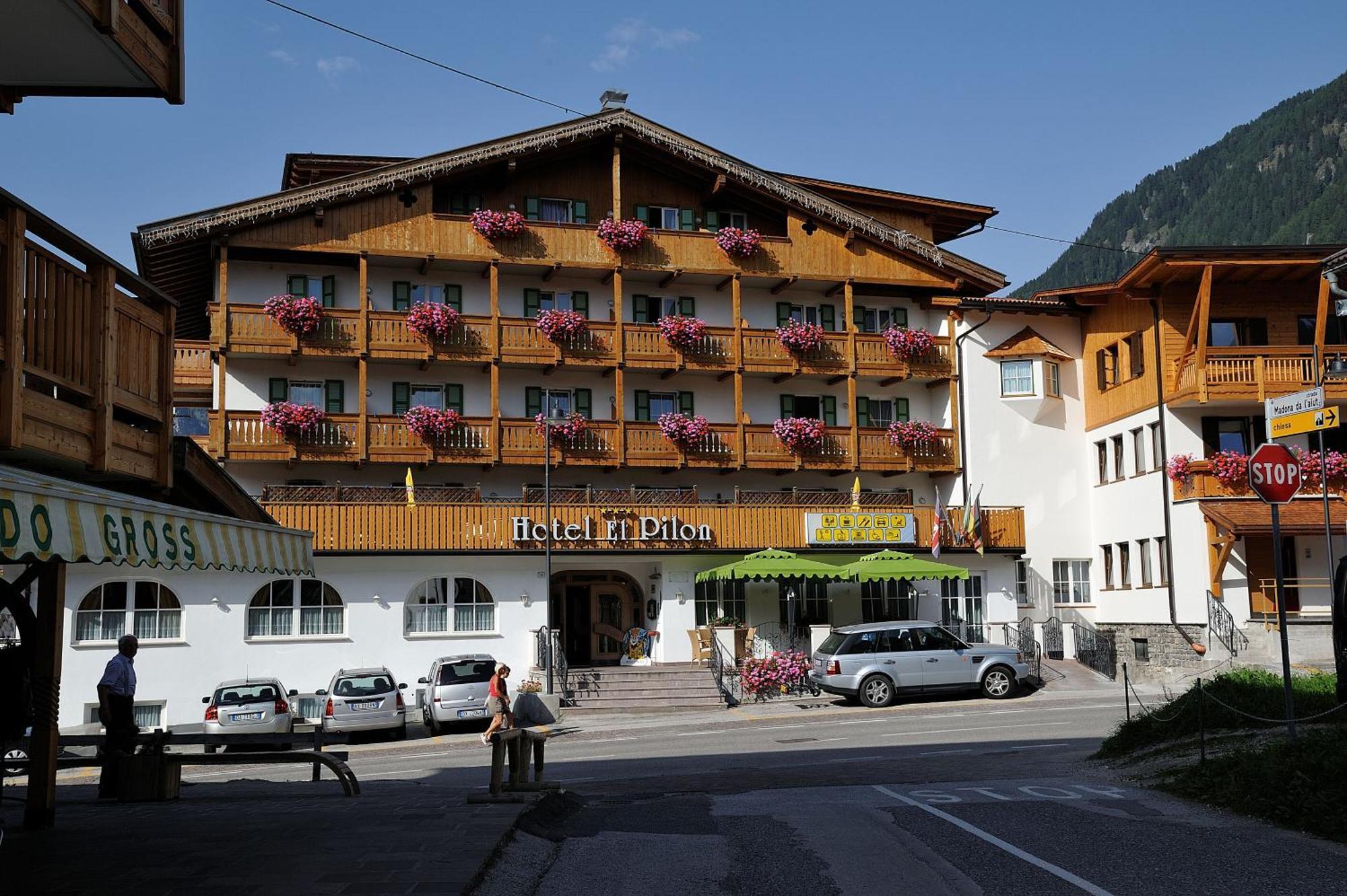 Hotel El Pilon Pozza di Fassa Exterior foto